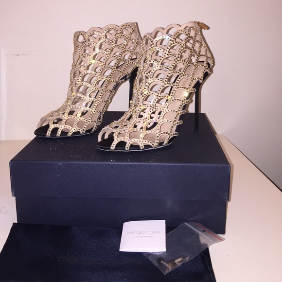 Sergio Rossi signature stiletto - Picture 3 of 8