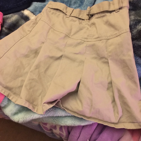 Skort - Picture 2 of 2