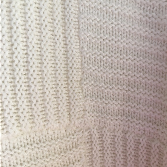 Quinn 100% cashmere poncho sweater - Picture 3 of 4