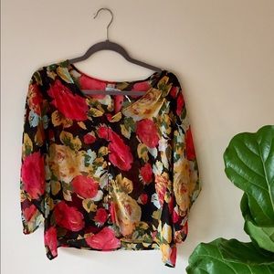 Urban Outfitters Kimchi Blue size L top Urban Outfitters Kimchi Blue size L top