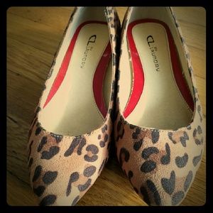 Chinese Laundry leopard print Pumps