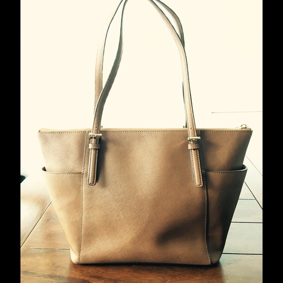 Michael Kors Jet Set Large Top Zip Tote In Luggage - Picture 2 of 4