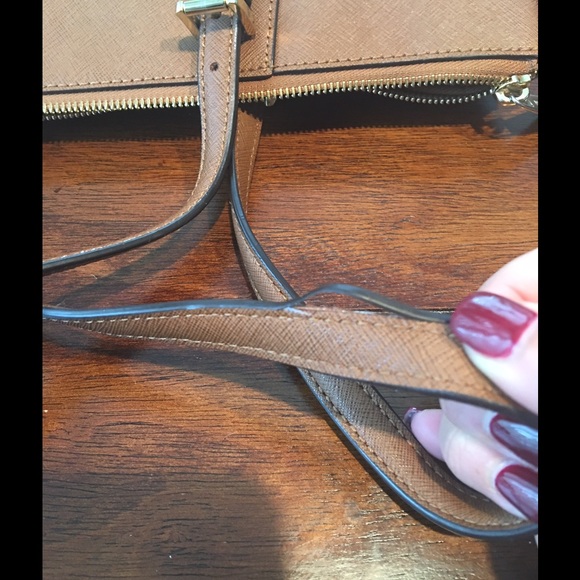 Michael Kors Jet Set Large Top Zip Tote In Luggage - Picture 4 of 4