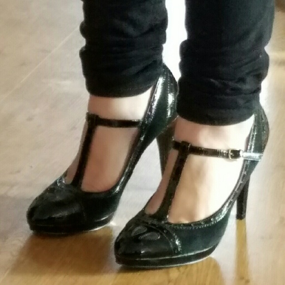 Black Mary Jane heels