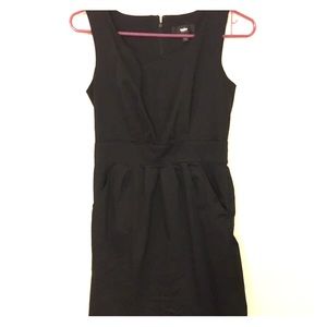 Black dress with pockets