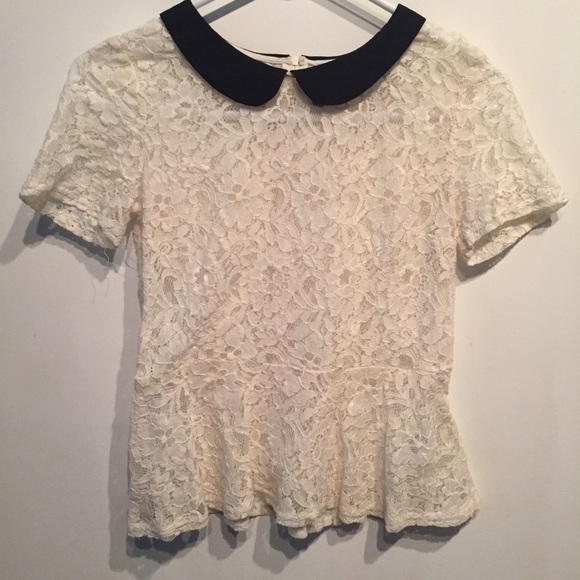 H&M lace top with Peter Pan collar ✨