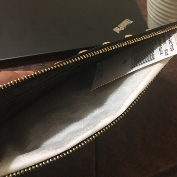 ❤Authentic NWT Saffiano Studded Zip Clutch Leather - Picture 4 of 4