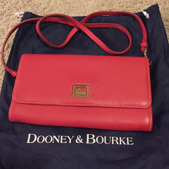 BRAND NEW Dooney & Bourke clutch
