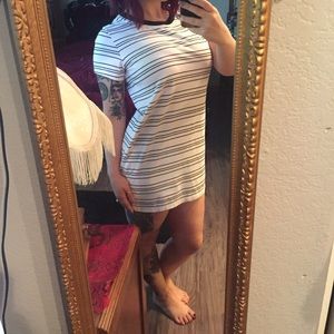 Forever 21 striped t-shirt dress with back cutout✨