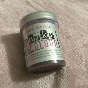 Semi permanent hair color