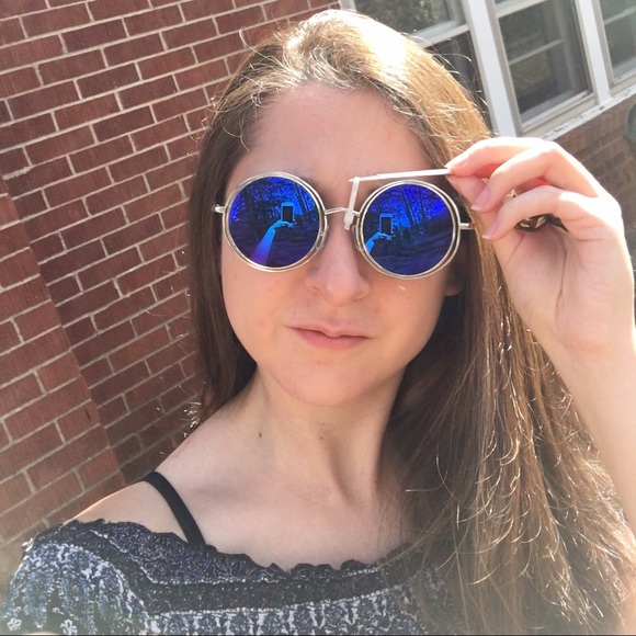 Free People Round Sunnies - Picture 2 of 7