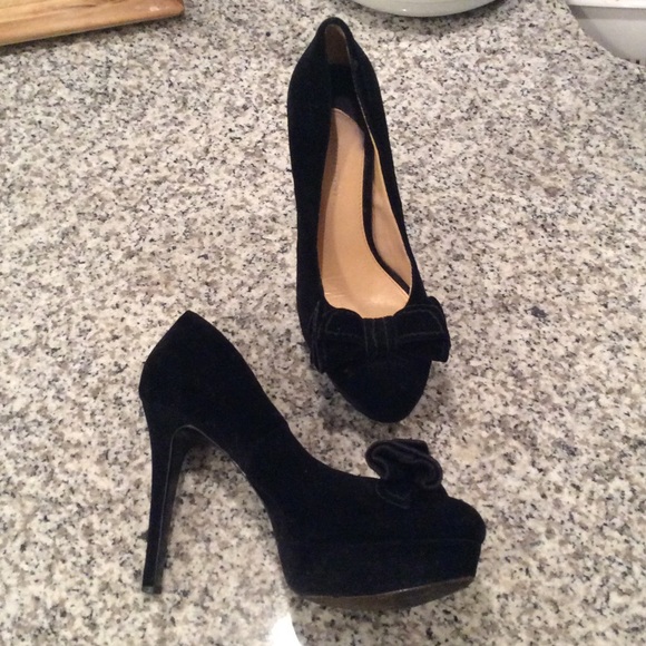 🖤Gianni Bini velvet heels🖤