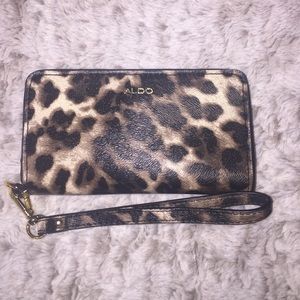 Aldo wristlet