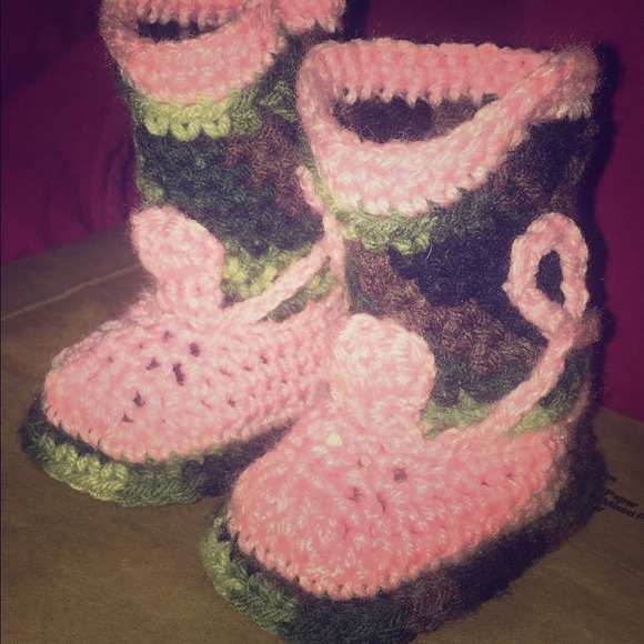 Camo newborn booties