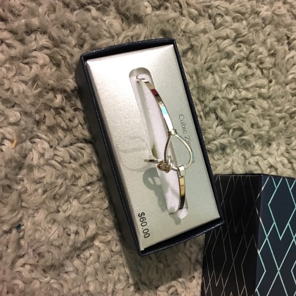 Silver "D" braclet