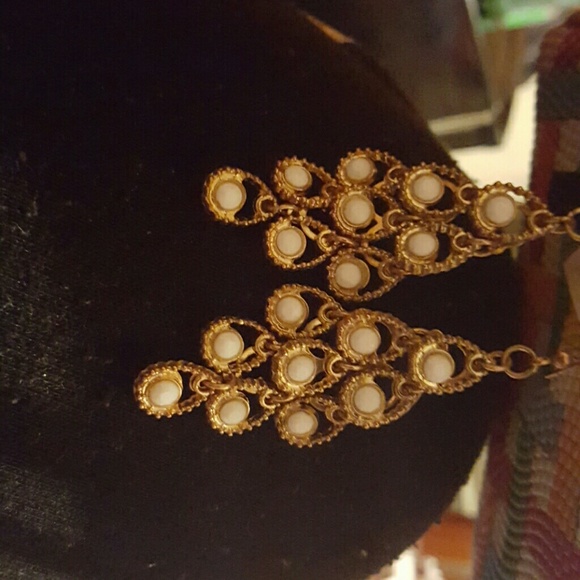 GORGOUS GOLD&PEARL,dangle ear rings