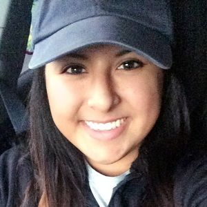 Meet your Posher, Esperanza