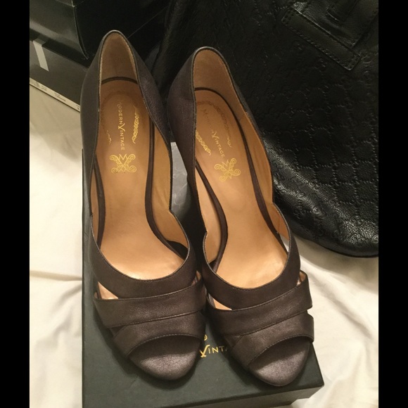 Modern Vintage Size 39.5 Black Vintage Agora Sasha