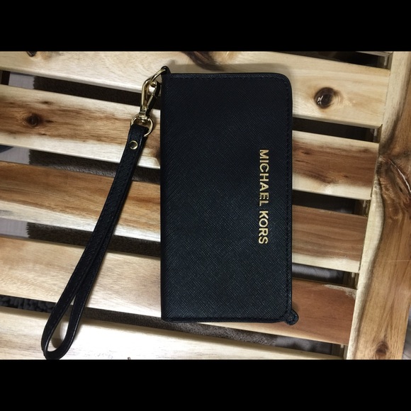 Michael Kors Jet Set Travel Wallet