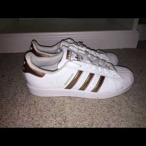 Adidas Superstars - White and Gold