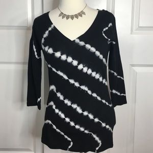 Black and white V-neck top