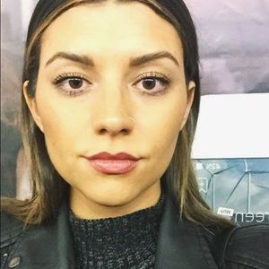 Meet your Posher, Alexandra