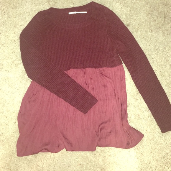 Flattering urban outfitters sweater!