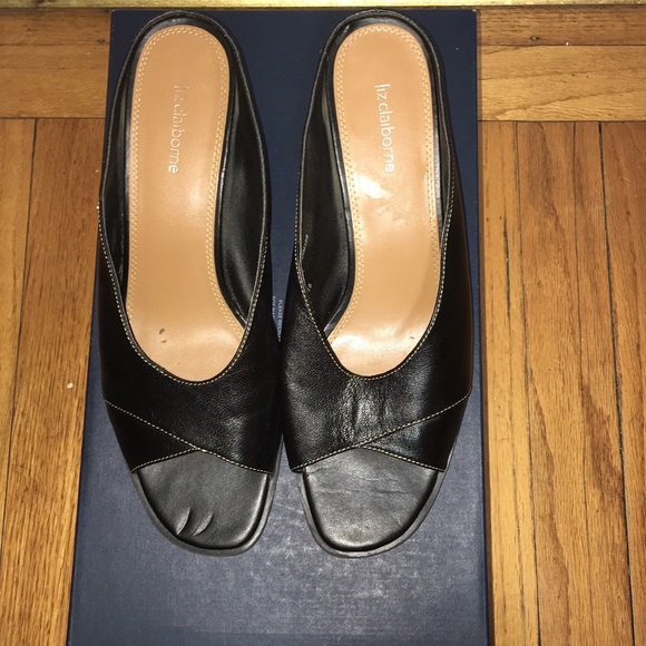 Liz Claiborne Black Slides 🐾
