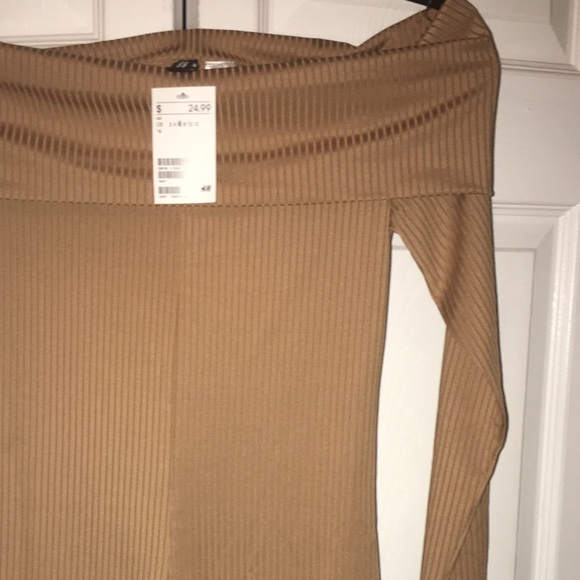 Gold Off the Shoulder Dress - Picture 3 of 3