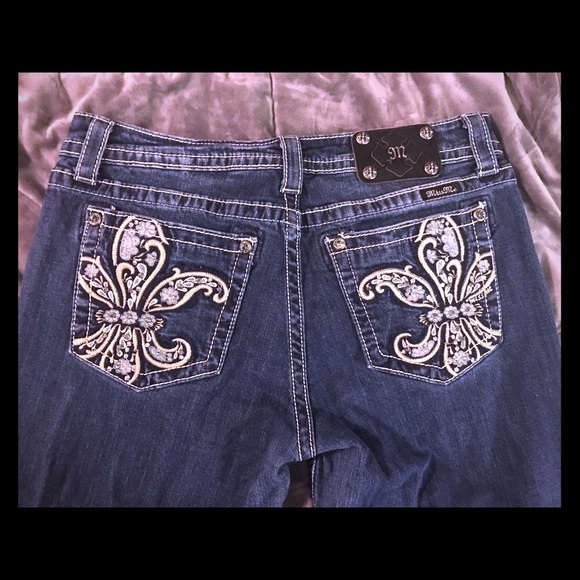 Miss Me Boyfriend Fleur De Lis Stretch Capri