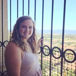 Meet your Posher, Katie beth