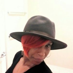 Meet your Posher, Kenyetta