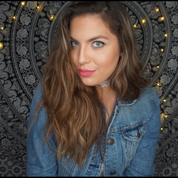 Meet your Posher, Mayi