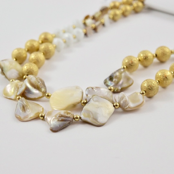 Gold & Shell Necklace - Picture 2 of 4