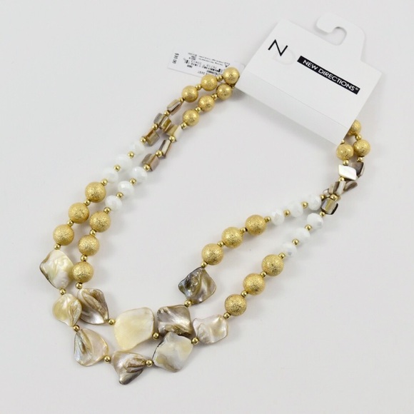 Gold & Shell Necklace - Picture 3 of 4