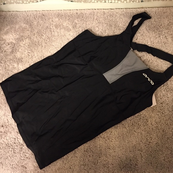 Orca workout tank with pockets! - Picture 1 of 3