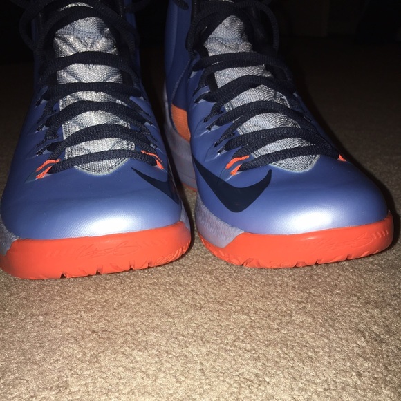 Shoes - Picture 3 of 4