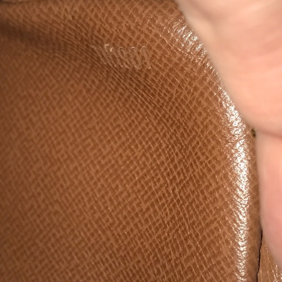 Louis Vuitton Authentic Clutch Wristlet - Picture 4 of 4