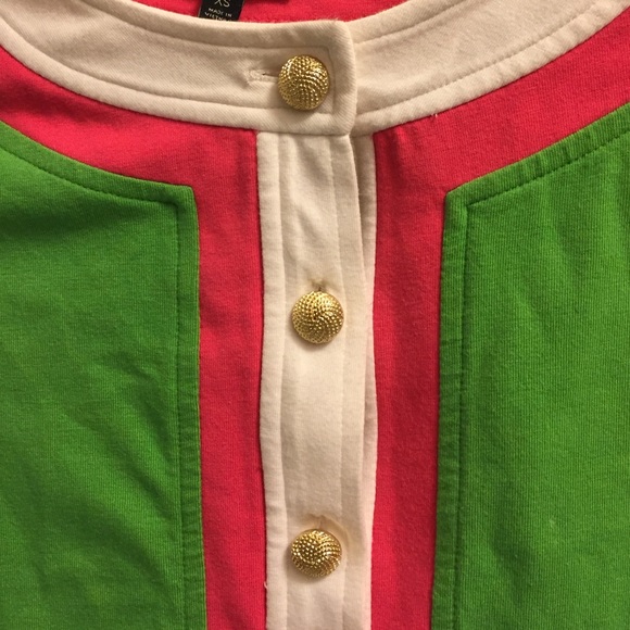 3/4 sleeve shirt w/ gold button embellishment. XS - Picture 3 of 3