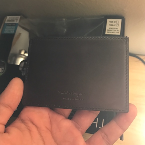 Ferragamo card holder - Picture 2 of 3