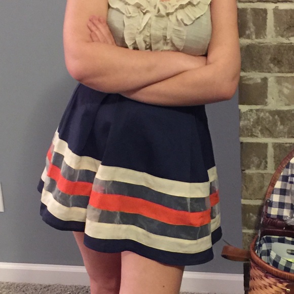 New cute skirt - Picture 3 of 4