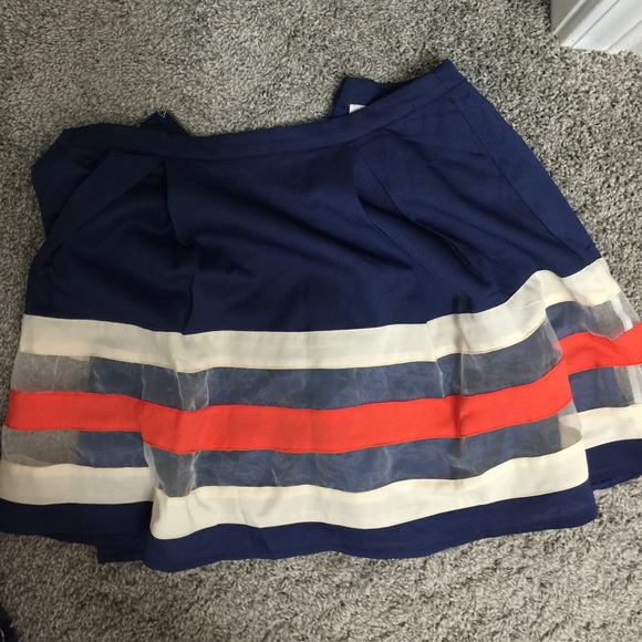 New cute skirt - Picture 2 of 4