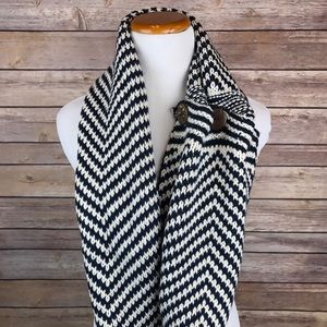 This is a Look infinity scarf.