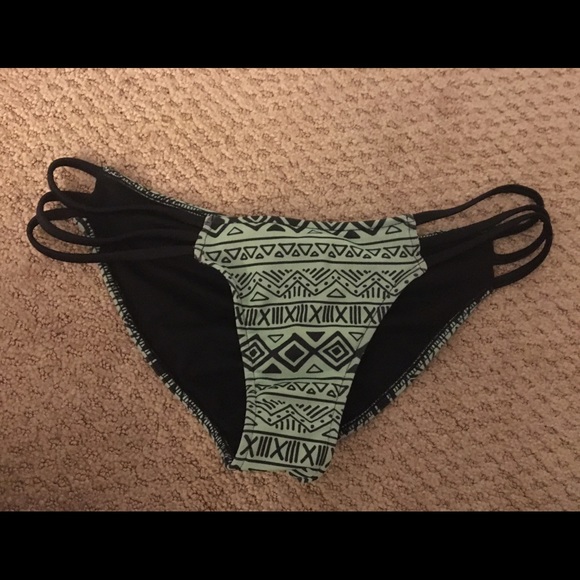 Green tribal pattern bikini bottom - Picture 1 of 2