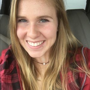 Meet your Posher, Briana