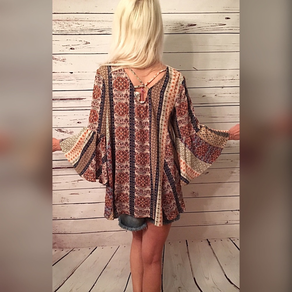 Stunning denim combo bell sleeve top! LAST 2 - Picture 3 of 3