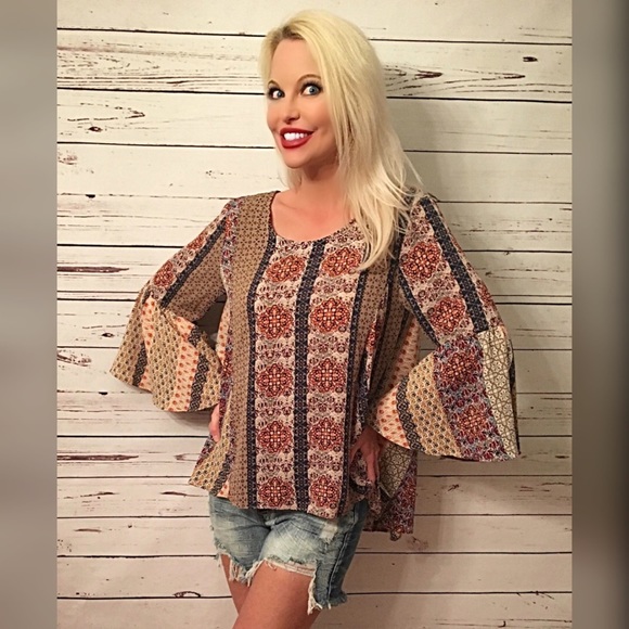 Stunning denim combo bell sleeve top! LAST 2 - Picture 2 of 3