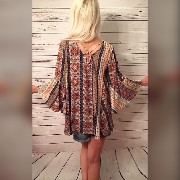 Stunning denim combo bell sleeve top! LAST 2 - Picture 3 of 3