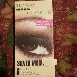 RUNWAY EYESHADOW silver moon