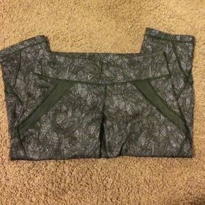 Lululemon crop pants